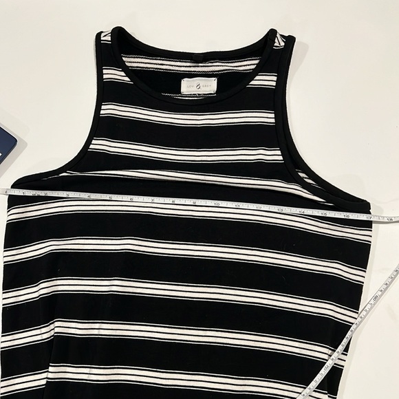 Lou and Grey - see measurements, black and white super soft tank - Picture 5 of 6